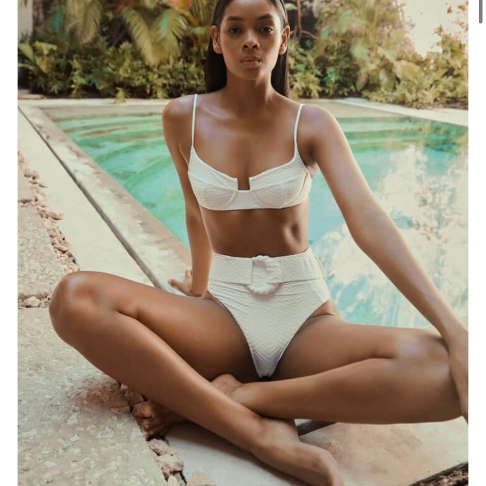 BRAND NEW Makastia Victoria Bikini Set White Medium